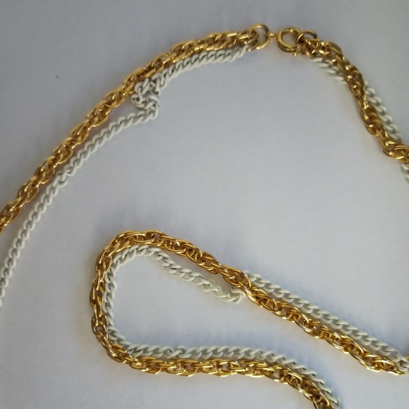 Fish Necklace - Picture 4 of 4